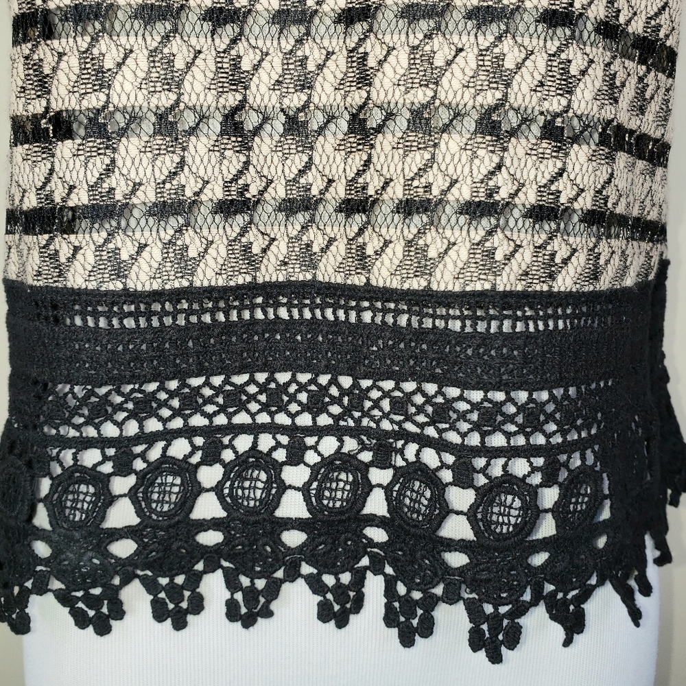 Astr Lacy Openwork Sleeveless Top Black & Tan Size XS - Picture 7 of 11